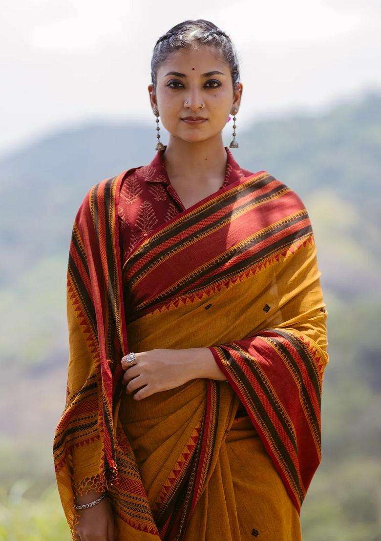Oil Mustard Handloom Bengal Cotton Saree With Floral Buttas With Buttas And Brocade Design For Women - Indya