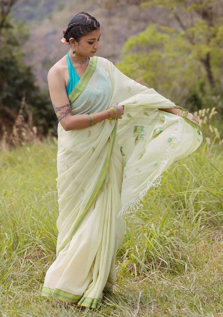 Light Green Handloom Bengal Cotton Saree With Parrot Buttas With Buttas And Brocade Design For Women - Indya