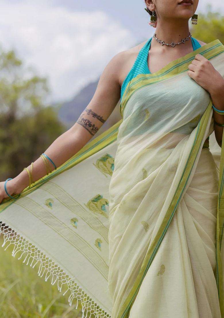 Light Green Handloom Bengal Cotton Saree With Parrot Buttas With Buttas And Brocade Design For Women - Indya