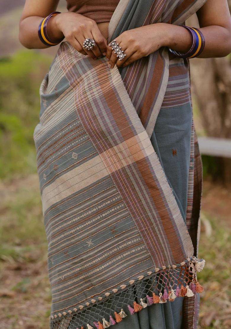 Shadow Green Handloom Bhujodi Cotton Saree With Buttas With Buttas And Brocade Design For Women - Indya