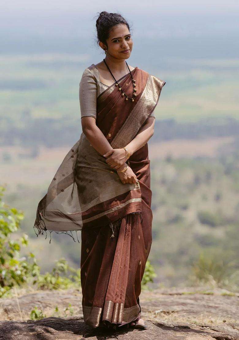Brown Handloom Maheswari Silk Cotton Saree With Buttas With Buttas And Brocade Design For Women - Indya