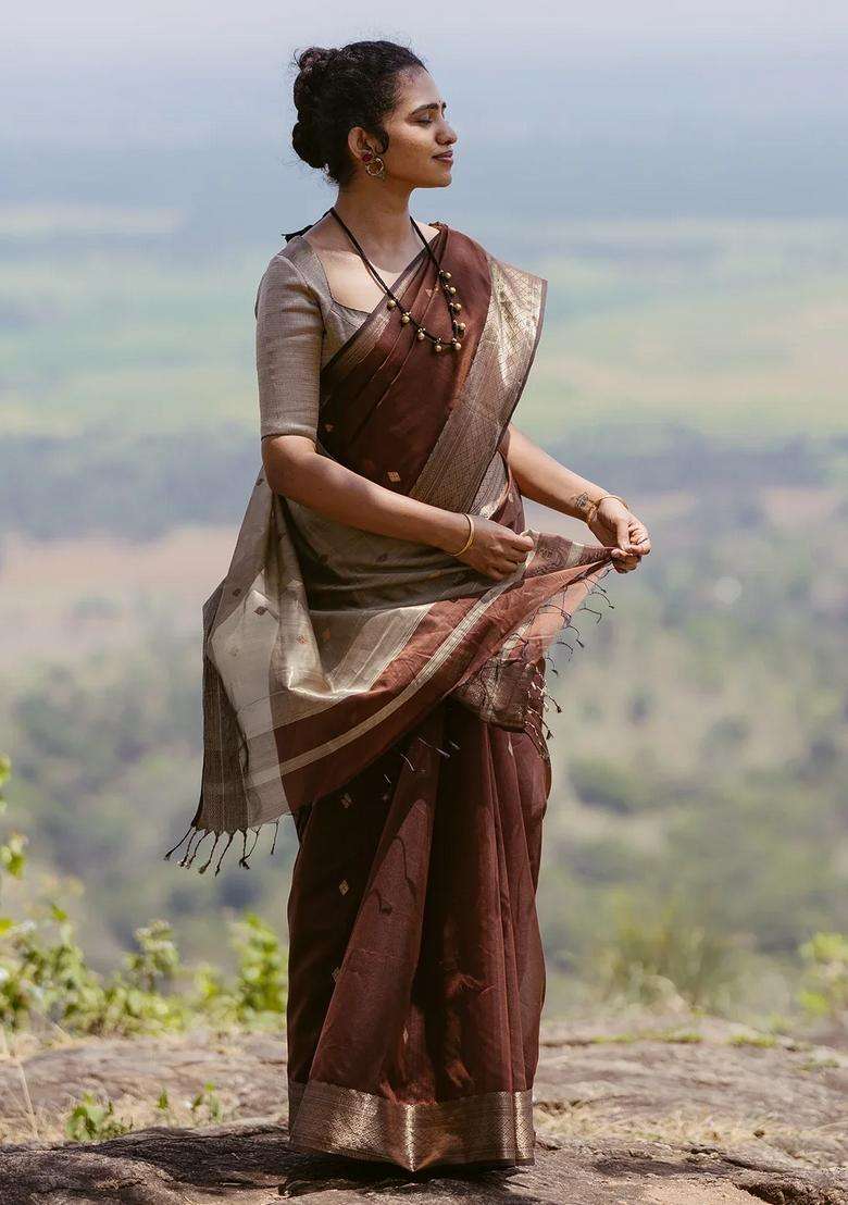Brown Handloom Maheswari Silk Cotton Saree With Buttas With Buttas And Brocade Design For Women - Indya
