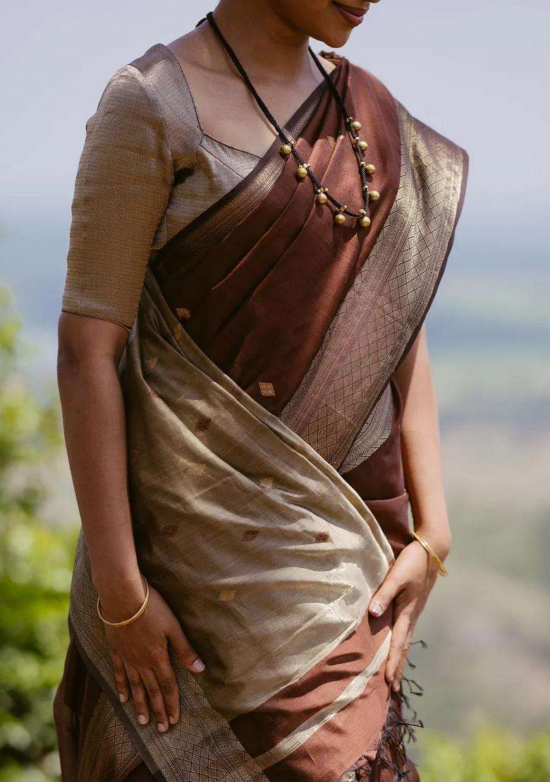 Brown Handloom Maheswari Silk Cotton Saree With Buttas With Buttas And Brocade Design For Women - Indya