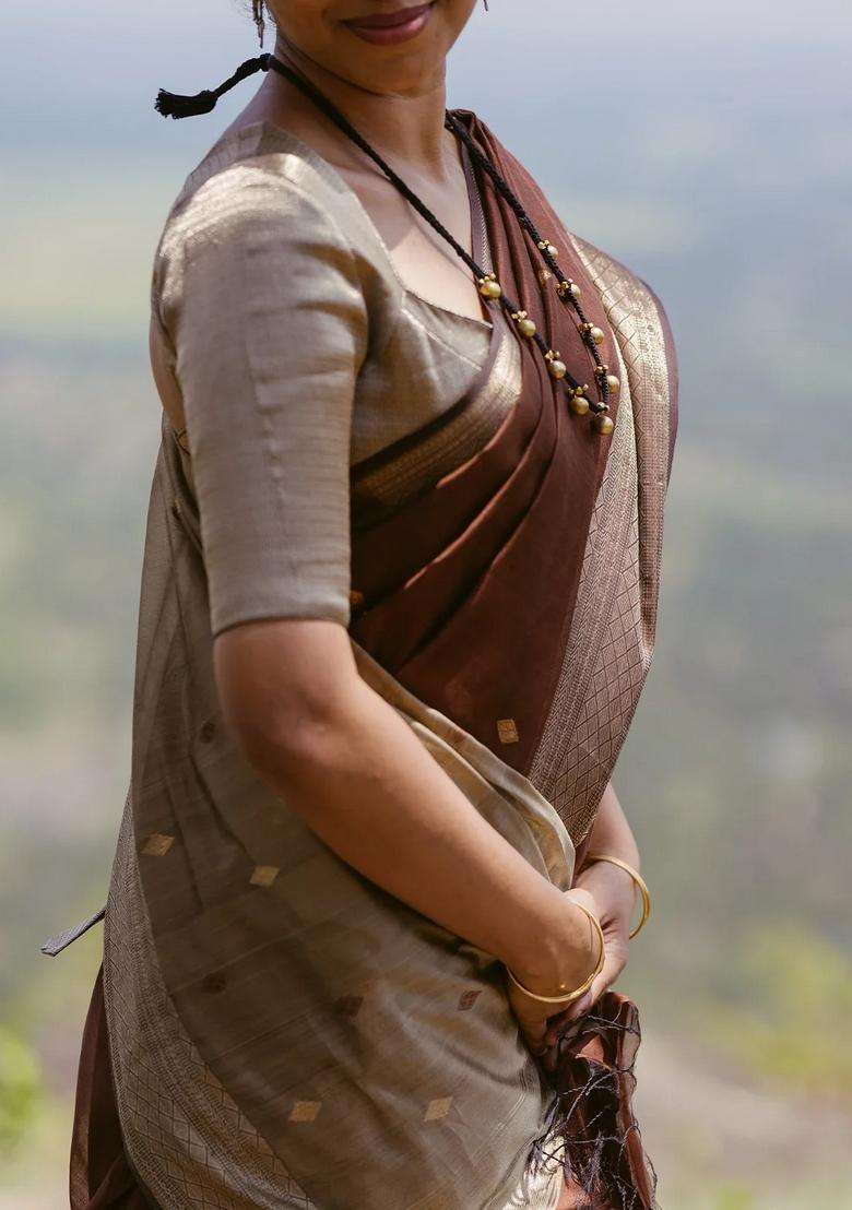 Brown Handloom Maheswari Silk Cotton Saree With Buttas With Buttas And Brocade Design For Women - Indya