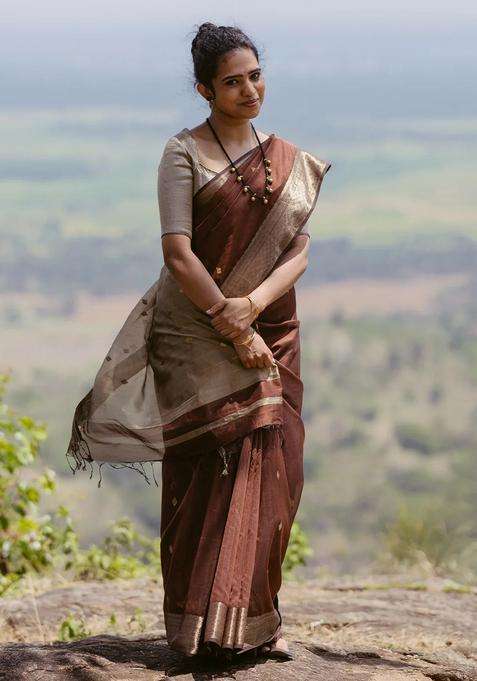Brown Handloom Maheswari Silk Cotton Saree With Buttas With Buttas And Brocade Design For Women