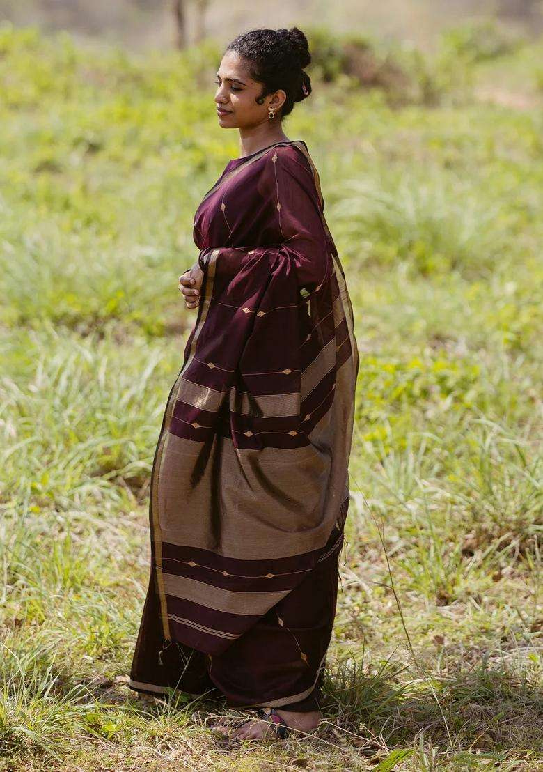 Dark Brown Handloom Maheswari Silk Cotton Saree With Buttas With Buttas And Brocade Design For Women - Indya