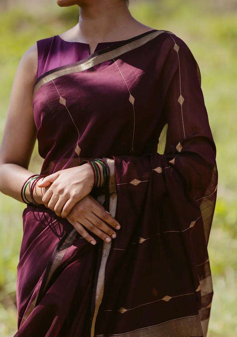 Dark Brown Handloom Maheswari Silk Cotton Saree With Buttas With Buttas And Brocade Design For Women - Indya