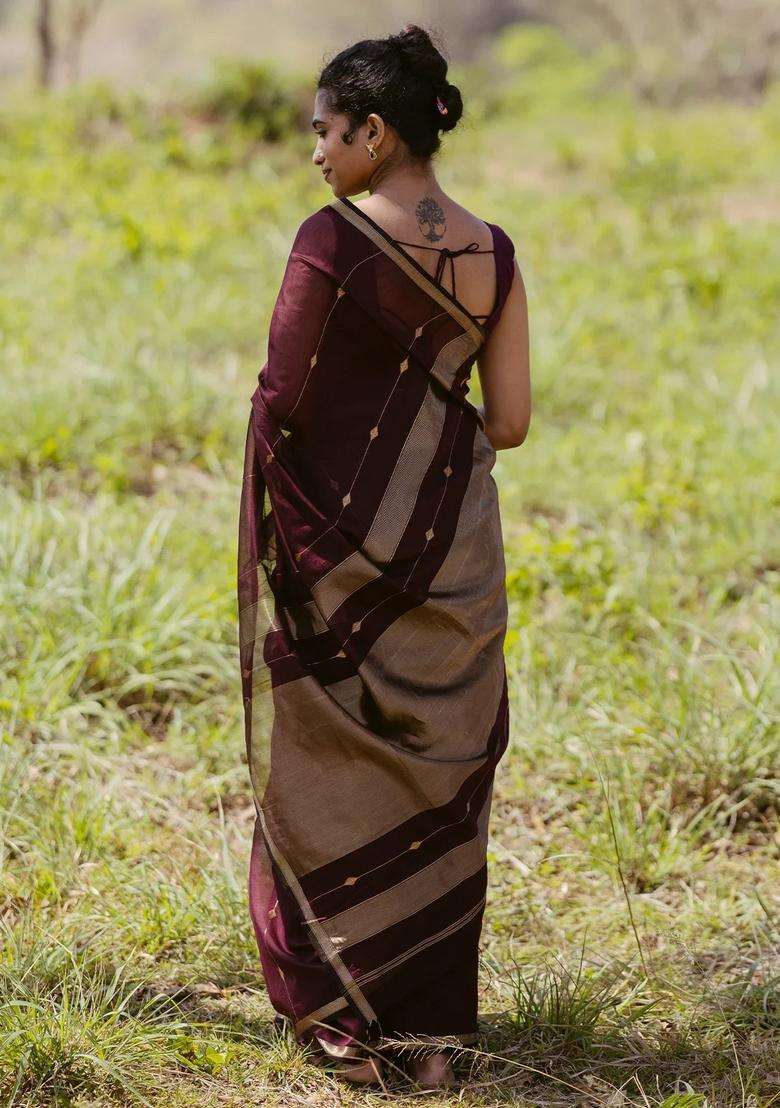 Dark Brown Handloom Maheswari Silk Cotton Saree With Buttas With Buttas And Brocade Design For Women - Indya