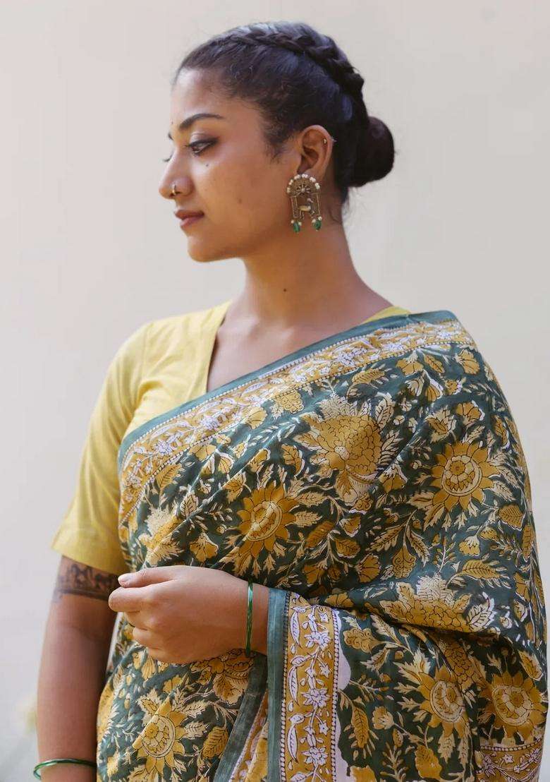 Green Printed Jaipur Cotton Saree With Floral Motifs For Women - Indya