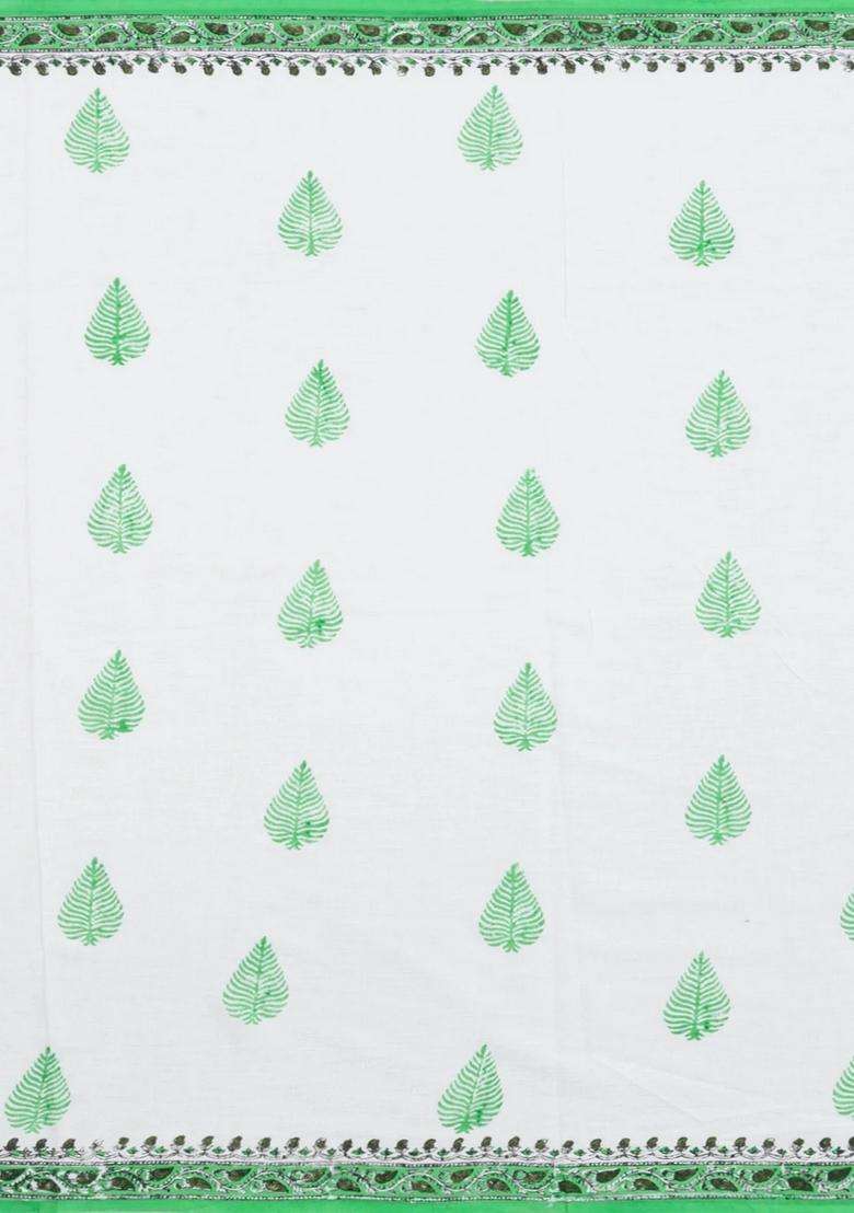 White Pritned Jaipur Cotton Saree With Floral Motifs With Printed Design For Women - Indya