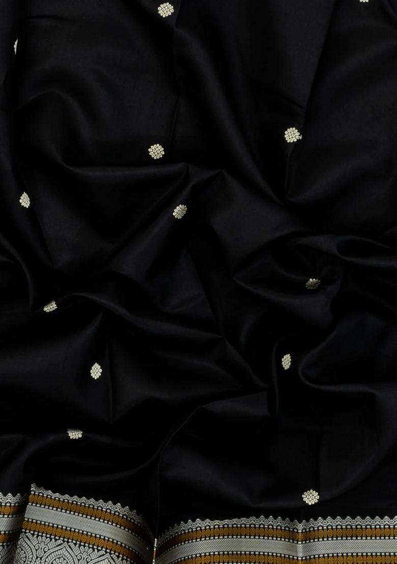 Black Handloom Kanchipuram Silk Saree With Thread Buttas With Buttas And Brocade Design For Women - Indya