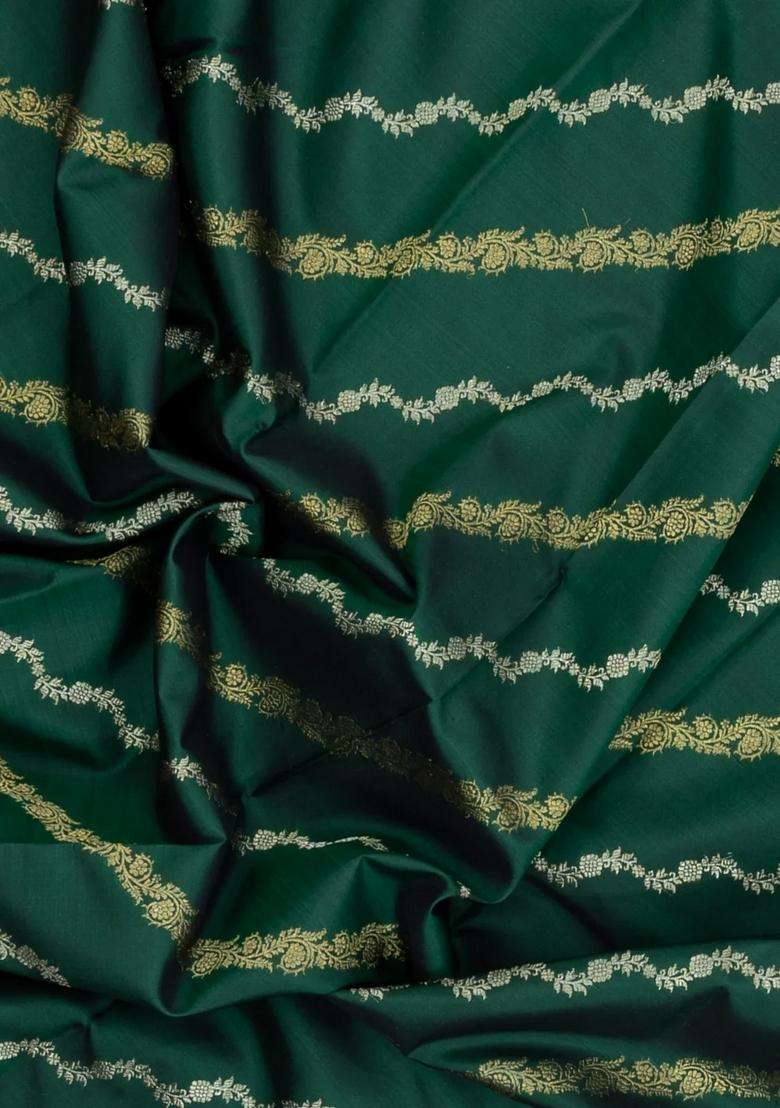 Bottle Green Handloom Korvai Kanchipuram Silk Saree With Floral Motifs With Korvai And Temple Border Design For Women - Indya
