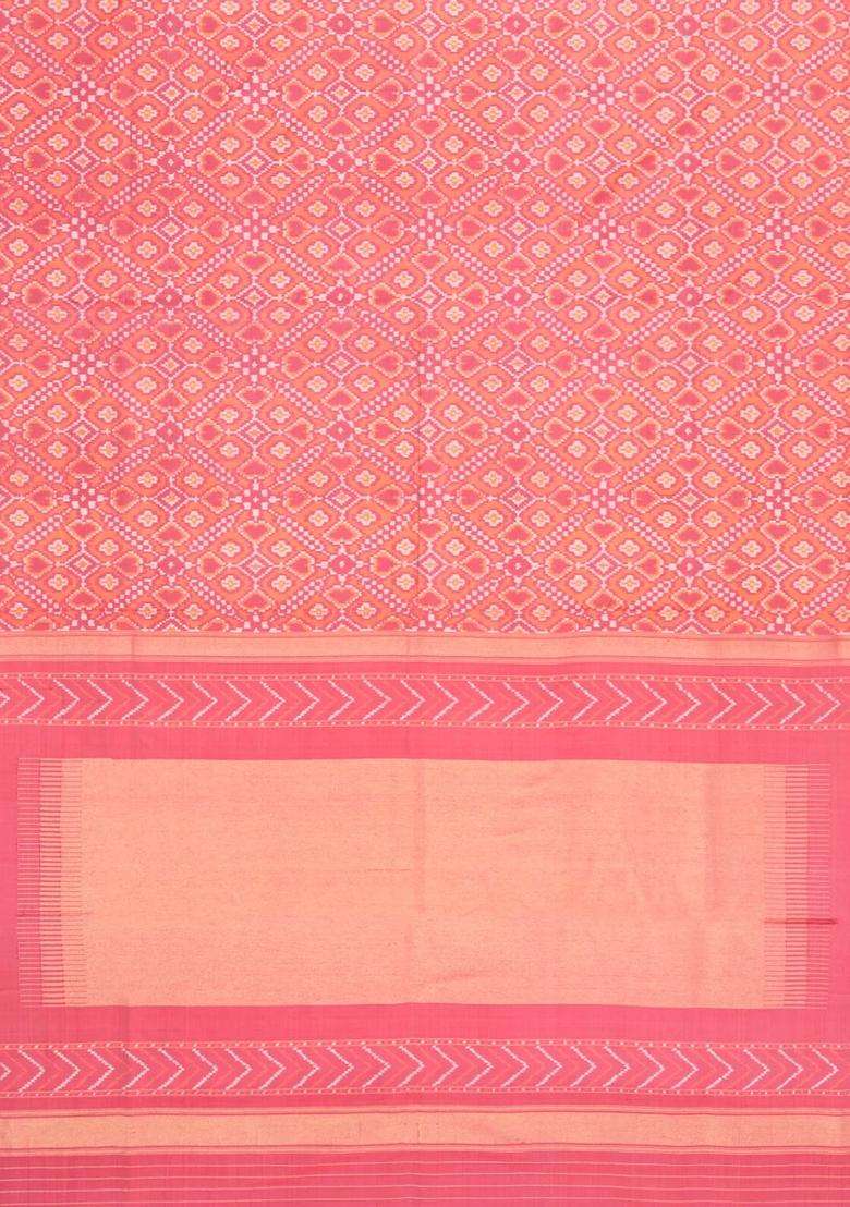 Light Peach Handloom Pochampally Ikat Silk Saree With Tie Dye Motifs With Printed Design For Women - Indya