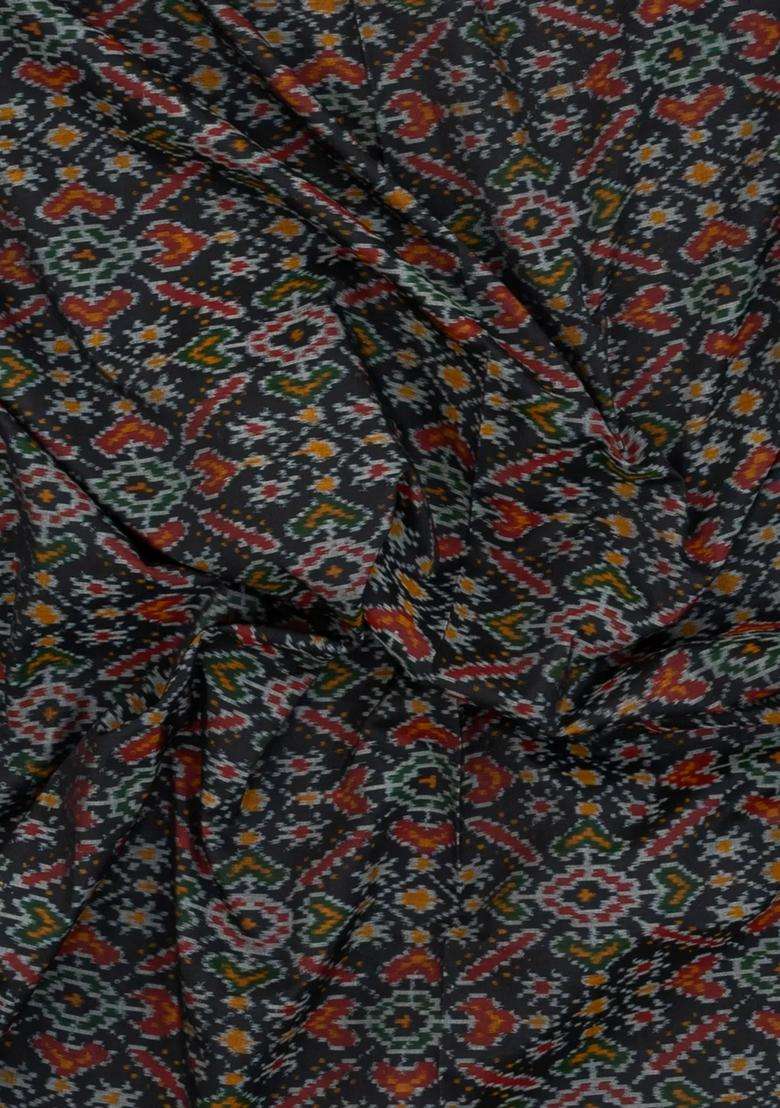 Black Handloom Pochampally Ikat Silk Saree With Tie Dye Motifs With Printed Design For Women - Indya