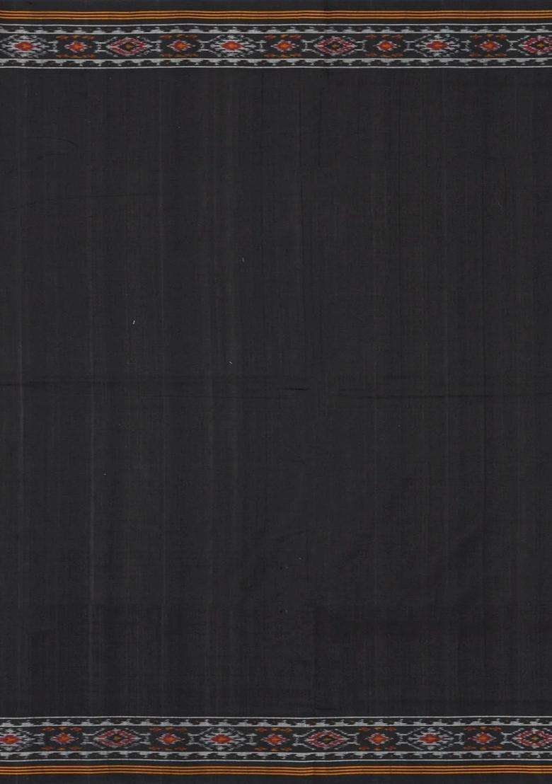 Black Handloom Pochampally Ikat Silk Saree With Tie Dye Motifs With Printed Design For Women - Indya