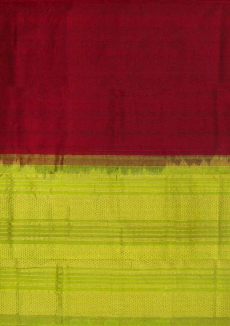 Maroon Handloom 9 Yards Silk Cotton Saree With Contrast Border With Traditional Woven Design For Women - Indya