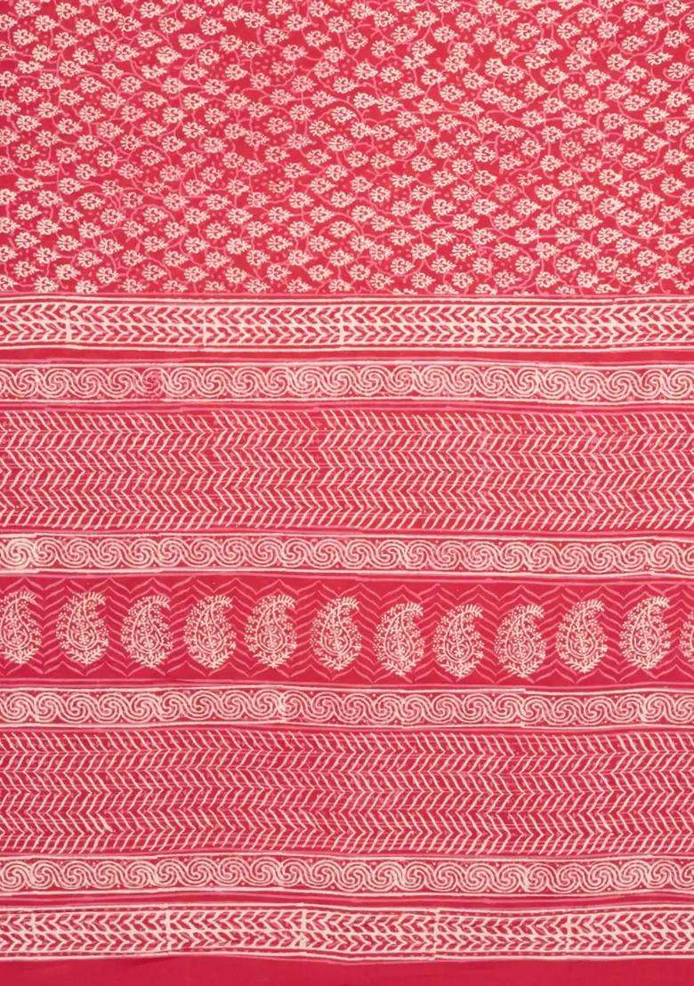 Peach Printed Jaipur Cotton Saree With Printed Floral Motifs For Women - Indya
