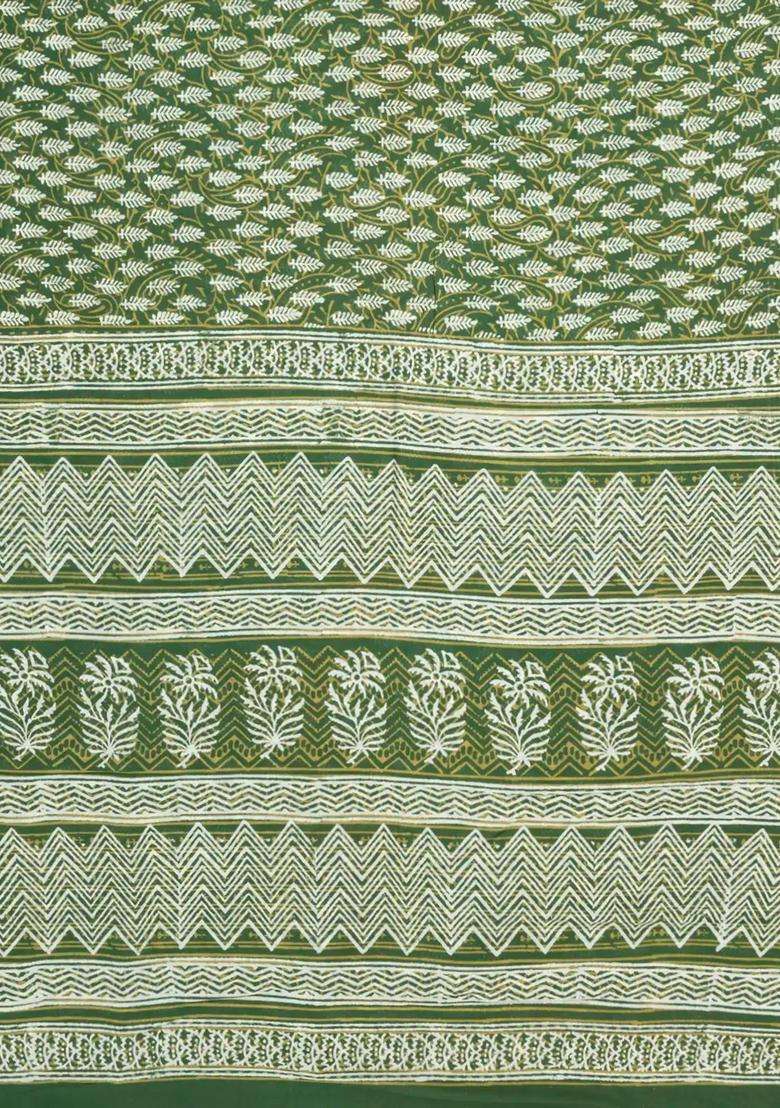 Green Printed Jaipur Cotton Saree With Floral Motifs For Women - Indya