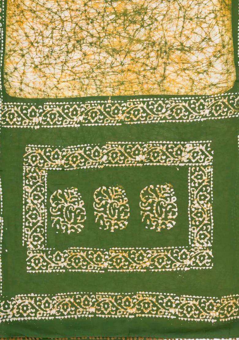 Green Printed Jaipur Cotton Saree With Tie Dye Motifs For Women - Indya