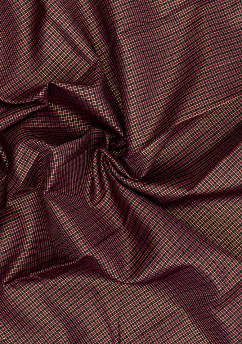 Black Maroon Handloom Korvai Kanchipuram Silk Saree With Checks With Korvai And Temple Border Design For Women - Indya
