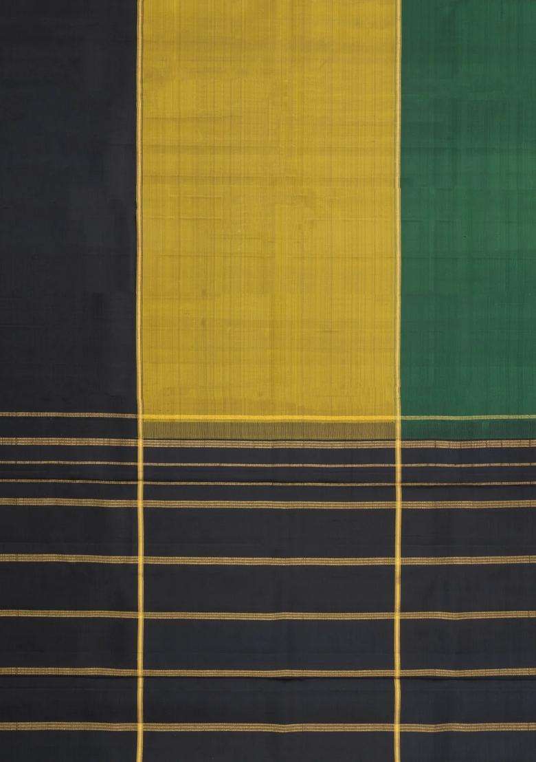 Olive Green Handloom Kanchipuram Silk Saree With Ganga Jamuna Border With Traditional Woven Design For Women - Indya