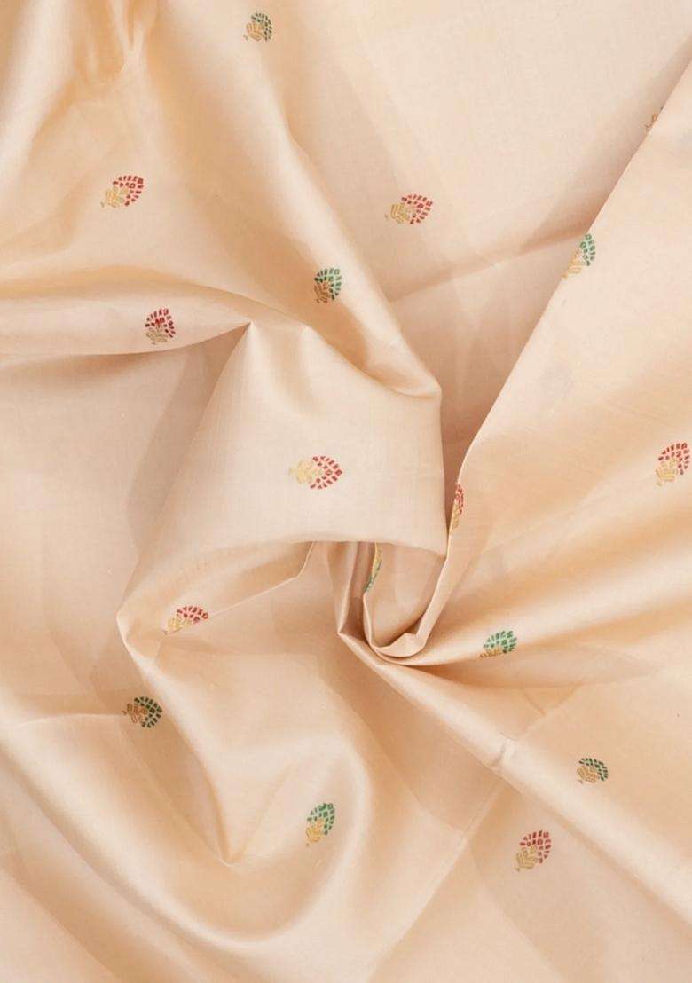 Cream Handloom Korvai Kanchipuram Silk Saree With Meena Buttas With Korvai And Temple Border Design For Women - Indya