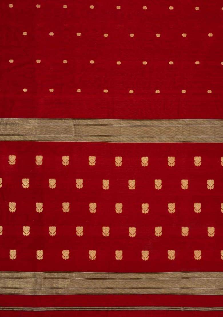 Maroon Handloom Maheswari Silk Cotton Saree With Floral Buttas Zari Border With Buttas And Brocade Design For Women - Indya