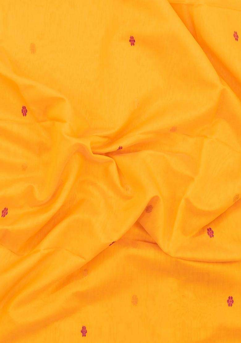 Yellow Handloom Maheswari Silk Cotton Saree With Floral Buttas With Buttas And Brocade Design For Women - Indya
