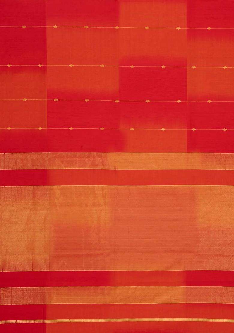 Red Handloom Maheswari Silk Cotton Saree With Floral Buttas With Buttas And Brocade Design For Women - Indya