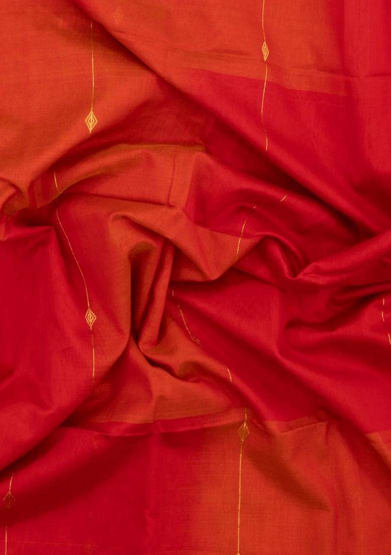 Red Handloom Maheswari Silk Cotton Saree With Floral Buttas With Buttas And Brocade Design For Women - Indya