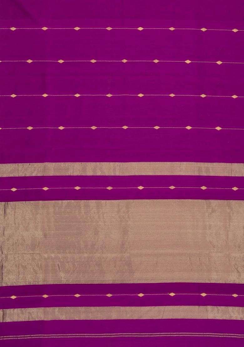 Magenta Handloom Maheswari Silk Cotton Saree With Floral Buttas With Buttas And Brocade Design For Women - Indya