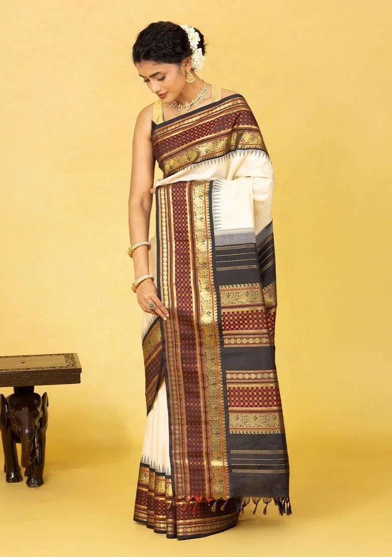 Taupe Handloom Korvai Kanchipuram Silk Saree With Contrast Temple Border With Korvai And Temple Border Design For Women - Indya