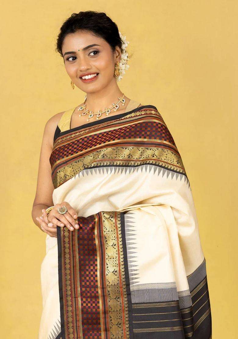Taupe Handloom Korvai Kanchipuram Silk Saree With Contrast Temple Border With Korvai And Temple Border Design For Women - Indya
