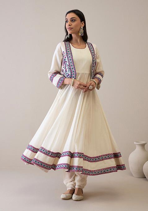 Off White And Magenta Resham Embroidered Pure Chanderi Kurta Set