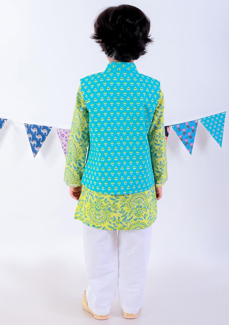 Green Printed Jacket With Kurta And Pajama (Set of 3)
