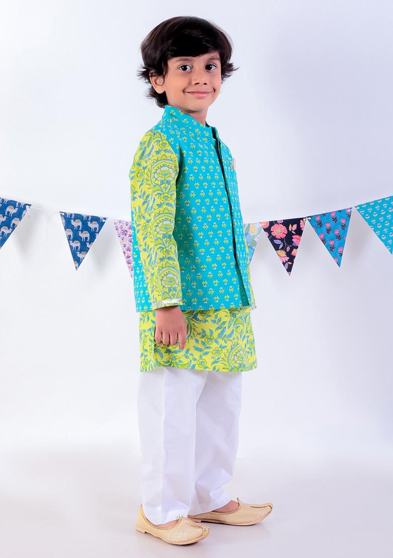 Green Printed Jacket With Kurta And Pajama (Set of 3)