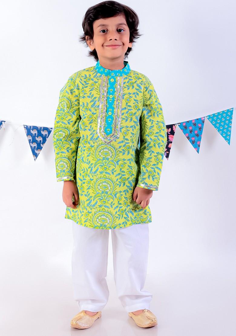 Green Printed Jacket With Kurta And Pajama (Set of 3)