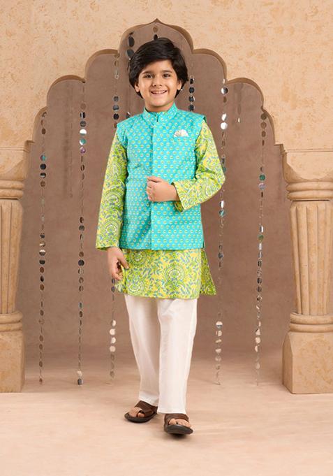 Green Printed Jacket With Kurta And Pajama (Set of 3)