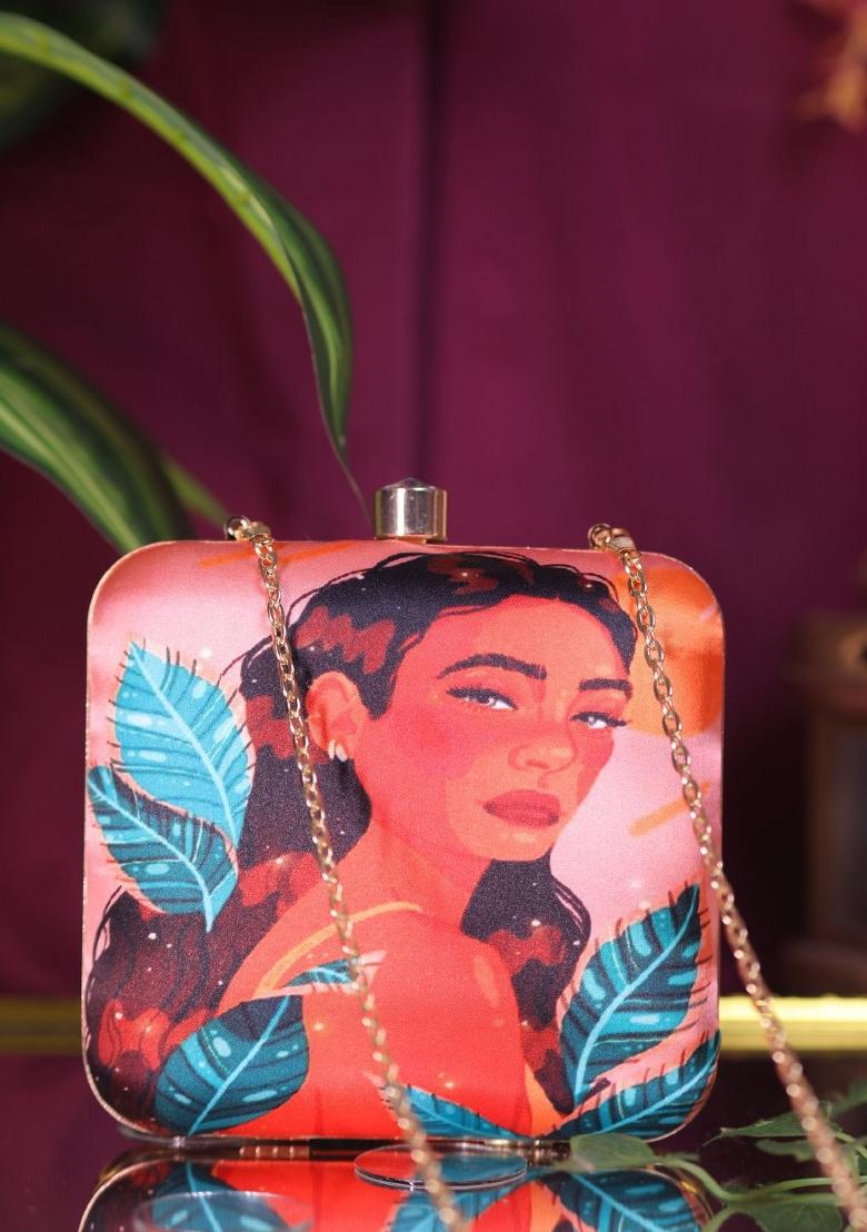 Abstract Printed Structured Clutch With Clutch Chain