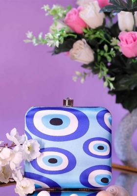 Abstract Printed Structured Clutch With Clutch Chain