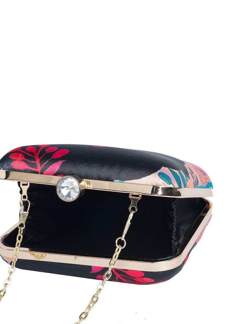 Abstract Printed Structured Clutch With Clutch Chain