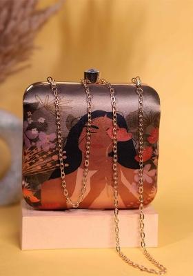 Abstract Printed Structured Clutch With Clutch Chain