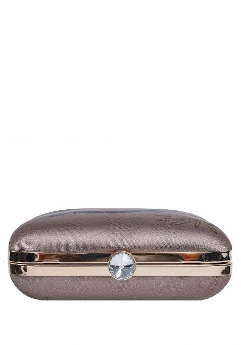 Abstract Printed Structured Clutch With Clutch Chain