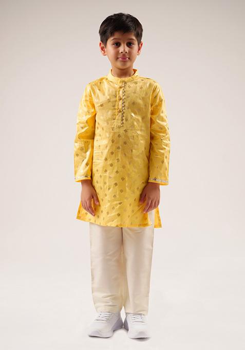 Yellow Foil Print Kurta With Pants (Set of 2)