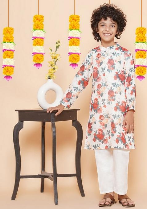 Off White Printed Kurta With Pants (Set of 2)