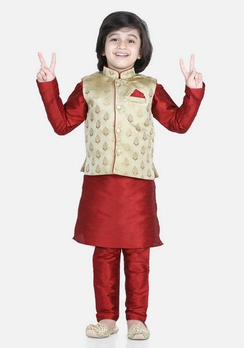 Maroon Foil Print Jacket With Kurta And Pyjama (Set of 3)