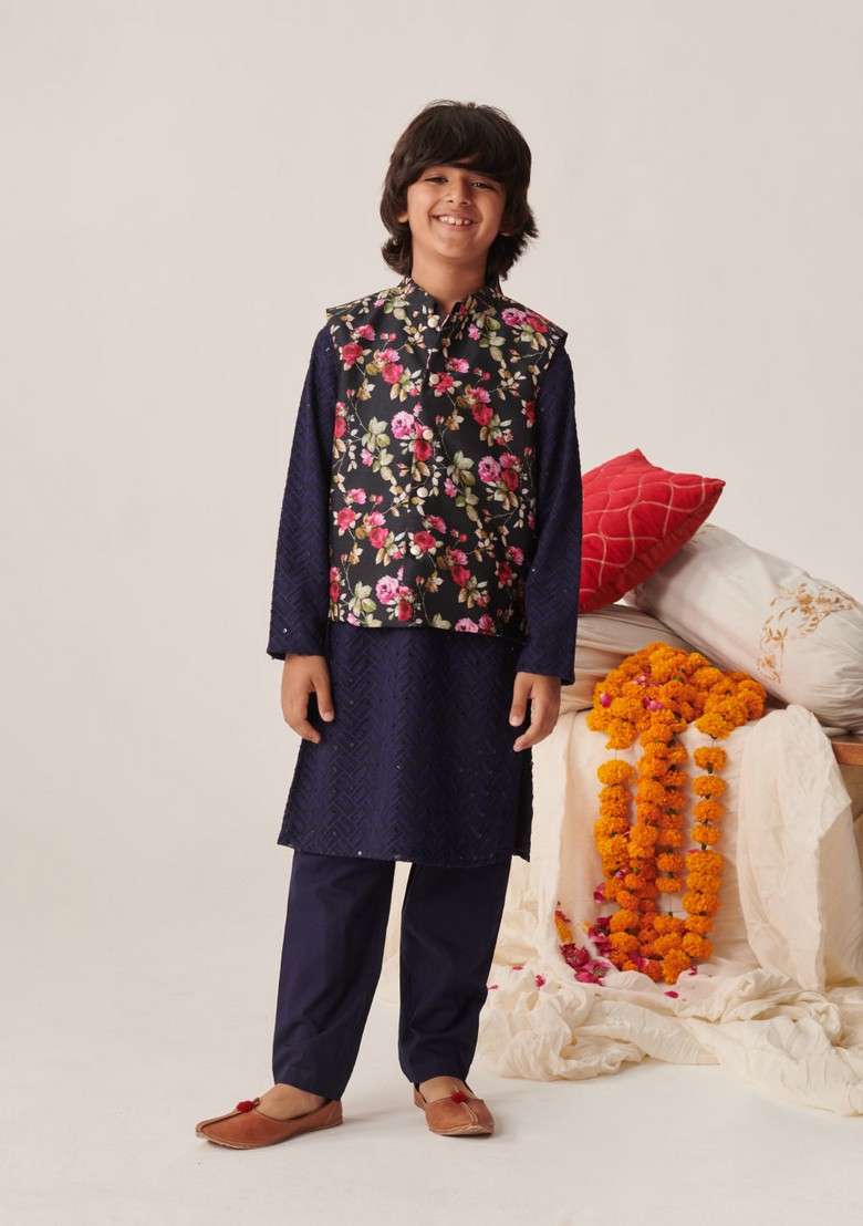 Black Embroidered Kurta With Pants (Set of 2) - Indya