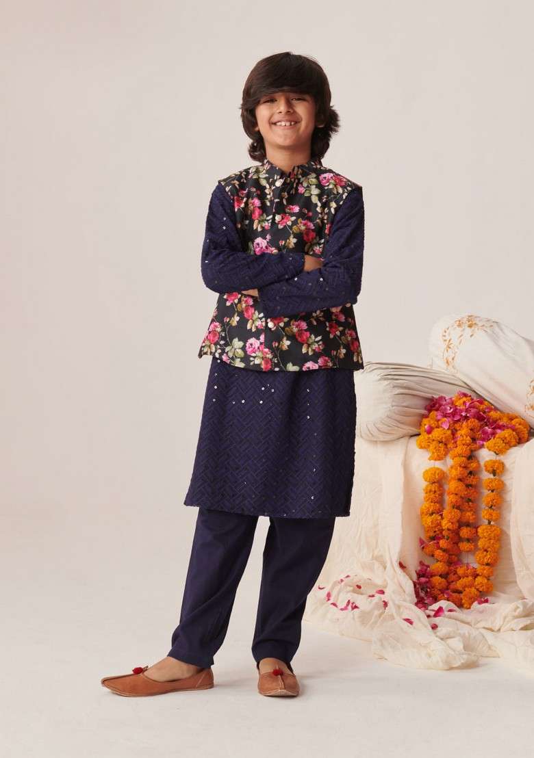 Black Embroidered Kurta With Pants (Set of 2) - Indya