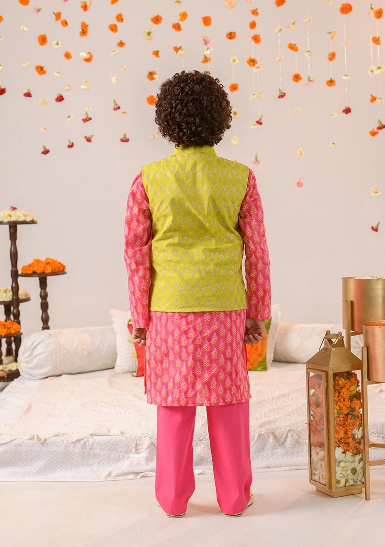 Green Printed Jacket With Kurta And Pyjama (Set of 3)