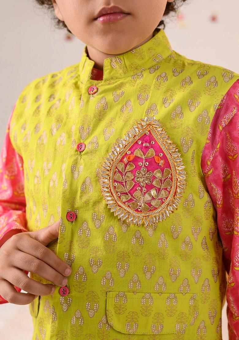 Green Printed Jacket With Kurta And Pyjama (Set of 3)